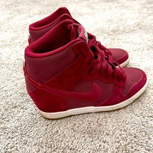 Nike Sky High Dunk Wedge Women's Size US 7 Lace-Up Sneakers.